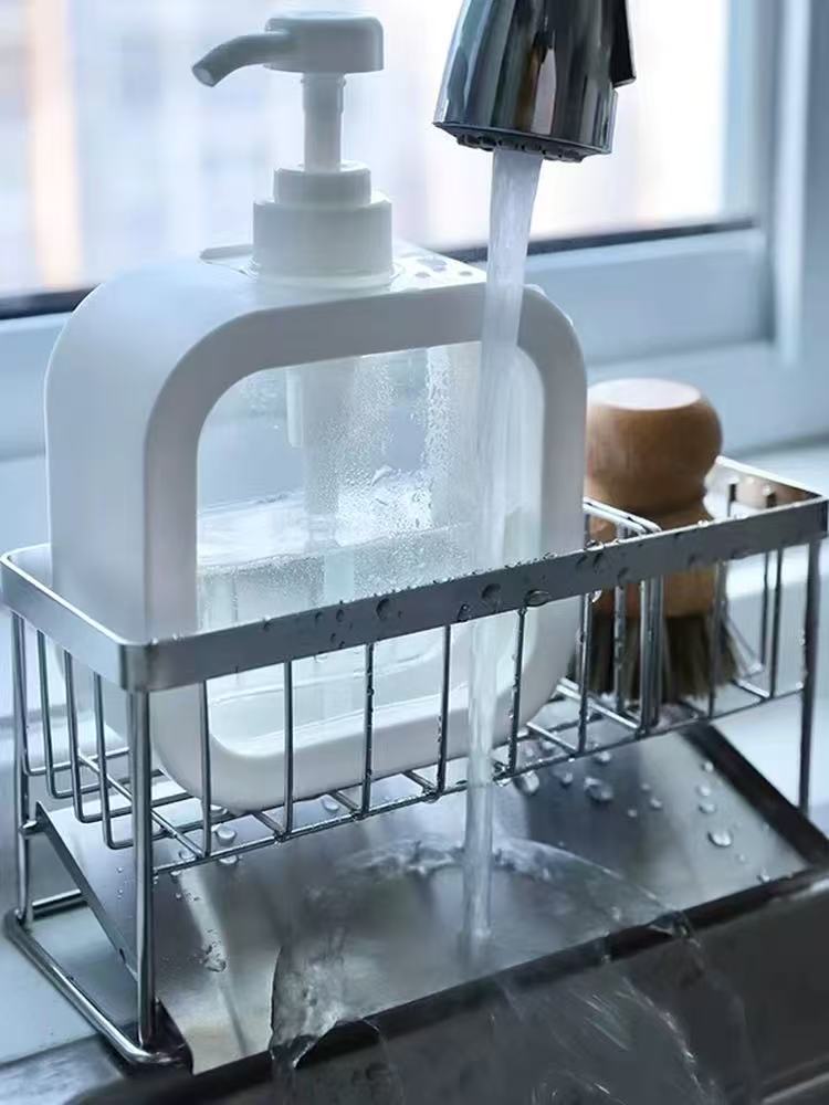 Comment les supports de rangement muraux en métal contribuent-ils aux solutions permettant d'économiser de l'espace ?